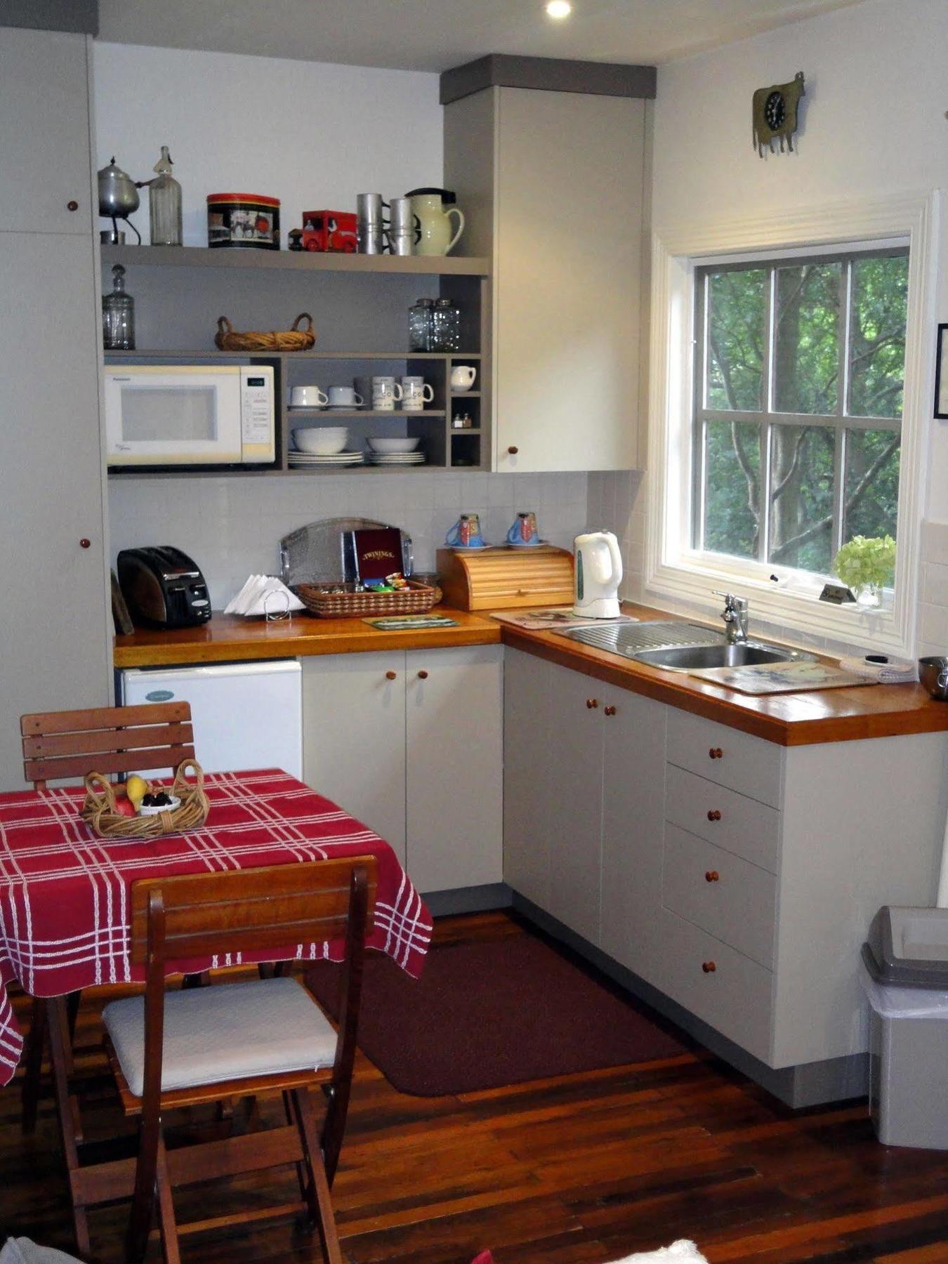 Stone'S Throw Cottage Bed And Breakfast Belgrave Exterior foto